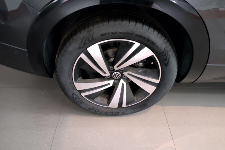 Used Volkswagen Tavendor 2023 380TSI Four-Wheel Drive R-Line Cruise Edition Right Rear Wheel Hub