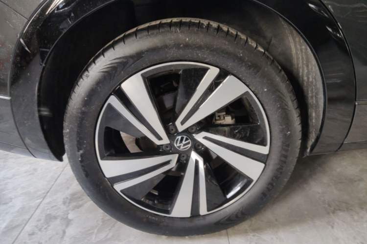 Used Volkswagen Tavendor 2023 380TSI Four-Wheel Drive R-Line Cruise Edition Right Rear Wheel Hub
