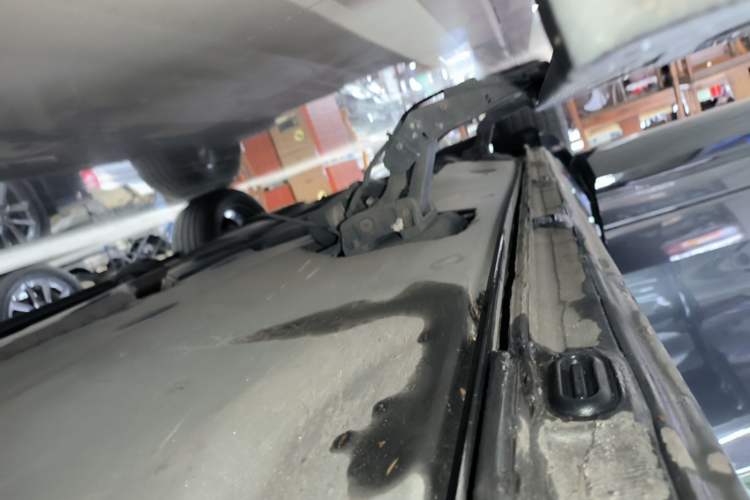 Used Volkswagen Tavendor 2023 380TSI Four-Wheel Drive R-Line Cruise Edition Right Side Sill