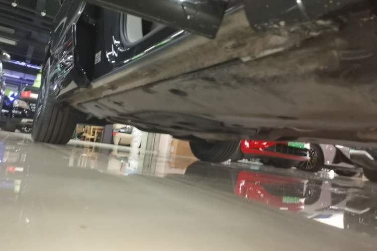 Used Volkswagen Tavendor 2023 380TSI Four-Wheel Drive R-Line Cruise Edition Right Side Sill
