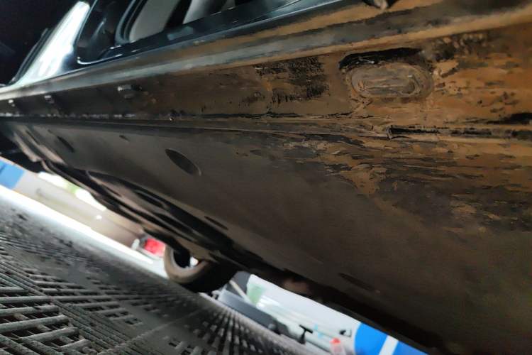 Used Volkswagen Tavendor 2023 380TSI Four-Wheel Drive R-Line Cruise Edition Right Side Sill