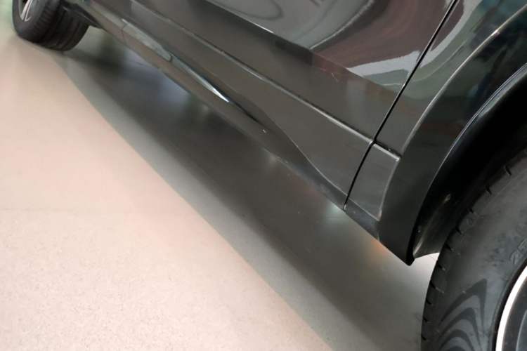 Used Volkswagen Tavendor 2023 380TSI Four-Wheel Drive R-Line Cruise Edition Right Side Sill