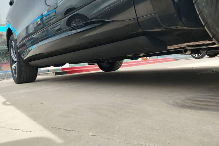 Used Volkswagen Tavendor 2023 380TSI Four-Wheel Drive R-Line Cruise Edition Right Side Sill