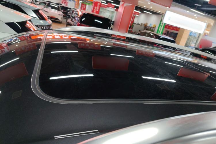 Used Volkswagen Tavendor 2023 330TSI Luxury Touring Edition Roof