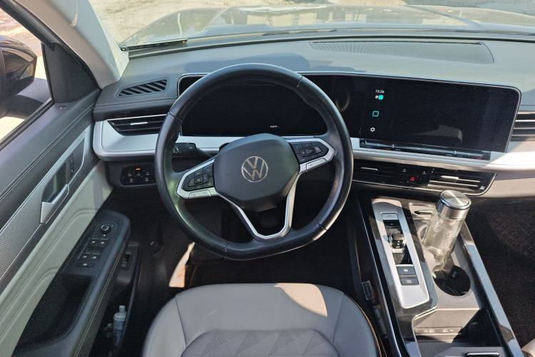 Used Volkswagen Tavendor 2023 330TSI Luxury Touring Edition Steering Wheel