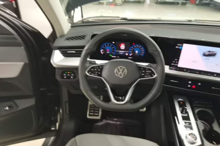 Used Volkswagen Tavendor 2023 380TSI Four-Wheel Drive R-Line Cruise Edition Steering Wheel