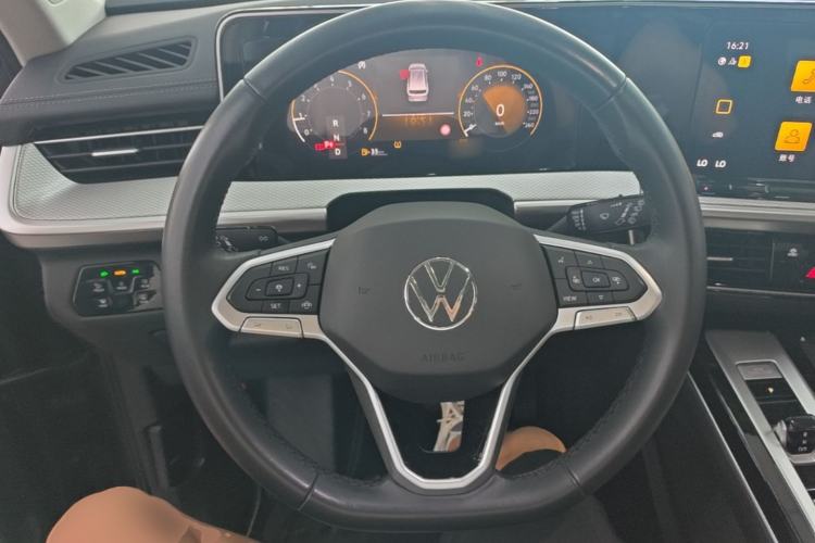 Used Volkswagen Tavendor 2023 330TSI Luxury Touring Edition Steering Wheel