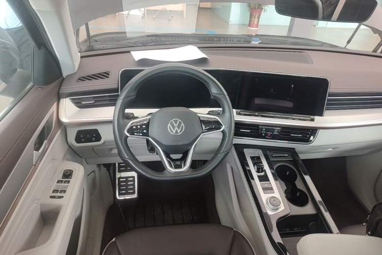 Used Volkswagen Tavendor 2023 380TSI Four-Wheel Drive R-Line Cruise Edition Steering Wheel