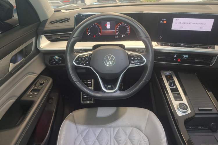 Used Volkswagen Tavendor 2023 380TSI Four-Wheel Drive R-Line Cruise Edition Steering Wheel