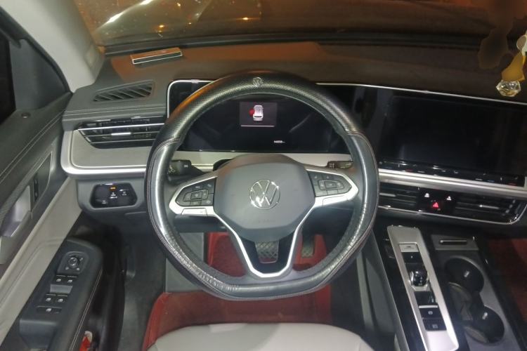 Used Volkswagen Tavendor 2023 330TSI Luxury Touring Edition Steering Wheel