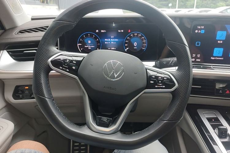 Used Volkswagen Tavendor 2023 380TSI Four-Wheel Drive R-Line Cruise Edition Steering Wheel