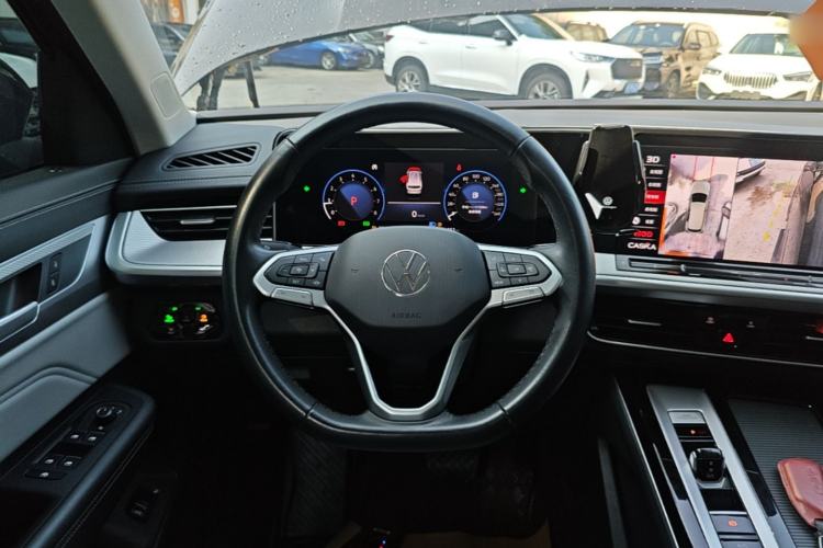 Used Volkswagen Tavendor 2023 330TSI Luxury Touring Edition Steering Wheel