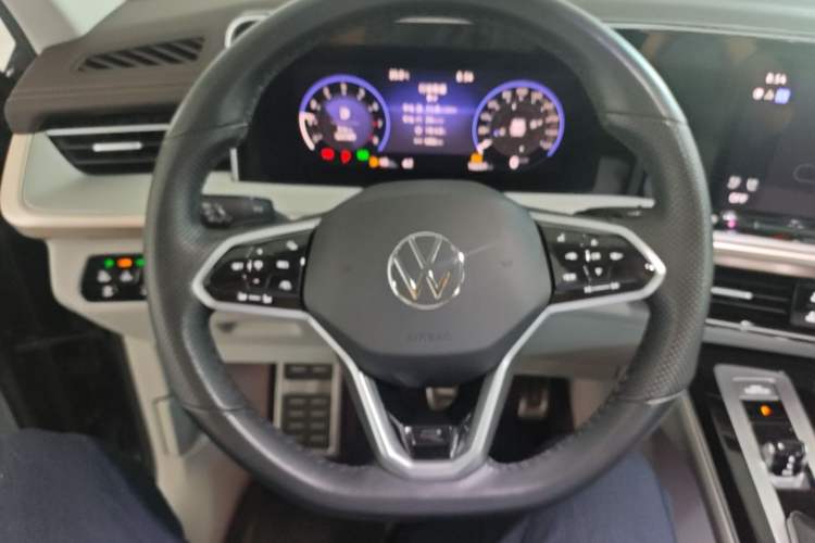 Used Volkswagen Tavendor 2023 380TSI Four-Wheel Drive R-Line Cruise Edition Steering Wheel