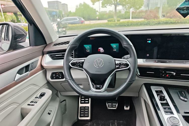 Used Volkswagen Tavendor 2023 380TSI Four-Wheel Drive R-Line Cruise Edition Steering Wheel