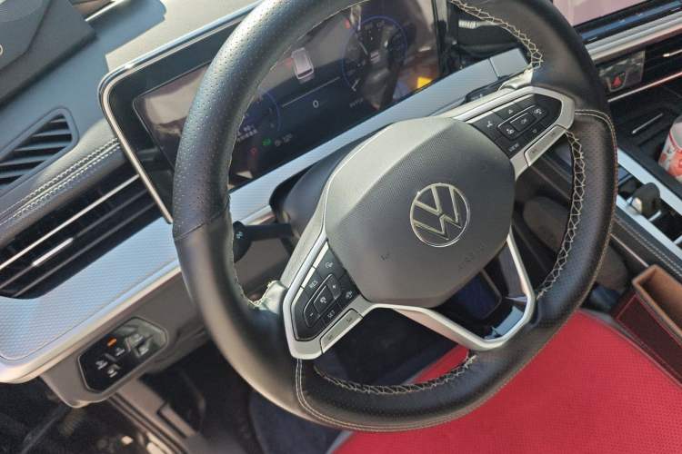 Used Volkswagen Tavendor 2023 330TSI Luxury Touring Edition Steering Wheel