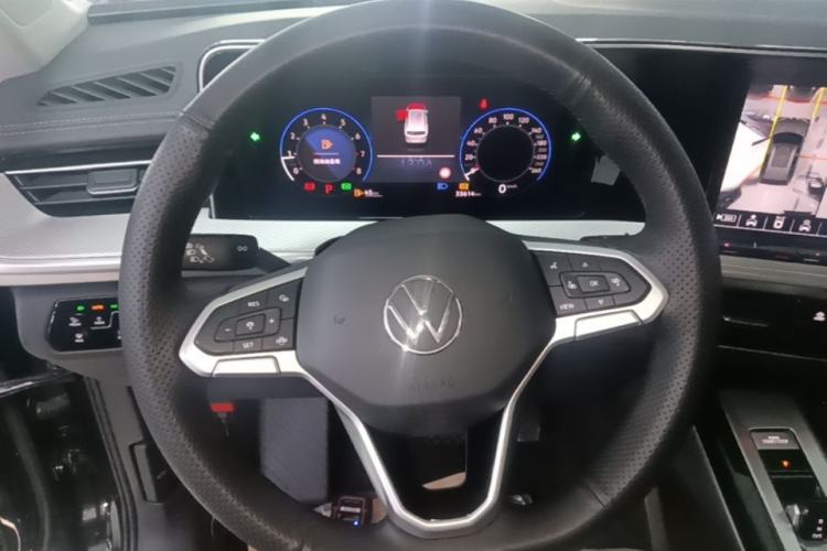 Used Volkswagen Tavendor 2023 330TSI Luxury Touring Edition Steering Wheel