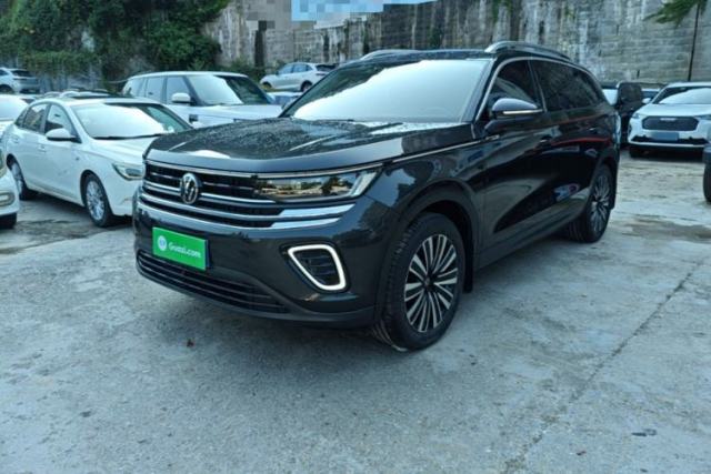 Used Volkswagen Tavendor 2023 330TSI Luxury Touring Edition