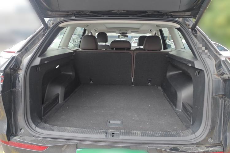 Used Volkswagen Tavendor 2023 380TSI Four-Wheel Drive R-Line Cruise Edition Trunk