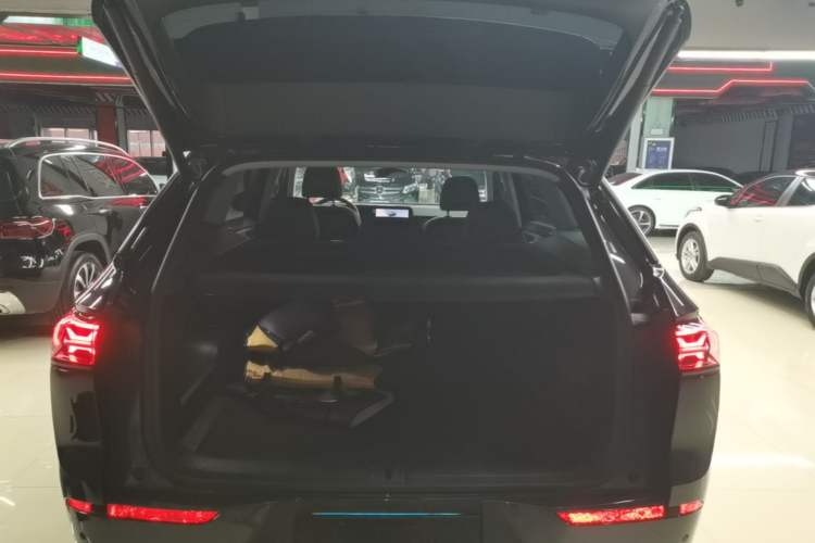 Used Volkswagen Tavendor 2023 380TSI Four-Wheel Drive R-Line Cruise Edition Trunk
