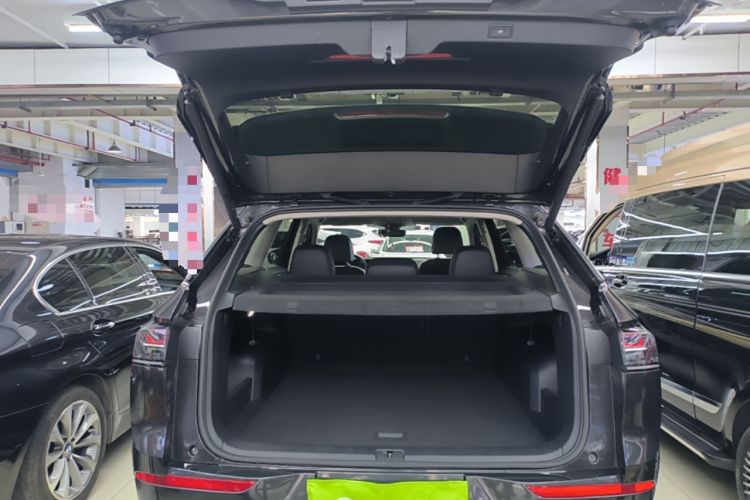 Used Volkswagen Tavendor 2023 380TSI Four-Wheel Drive R-Line Cruise Edition Trunk