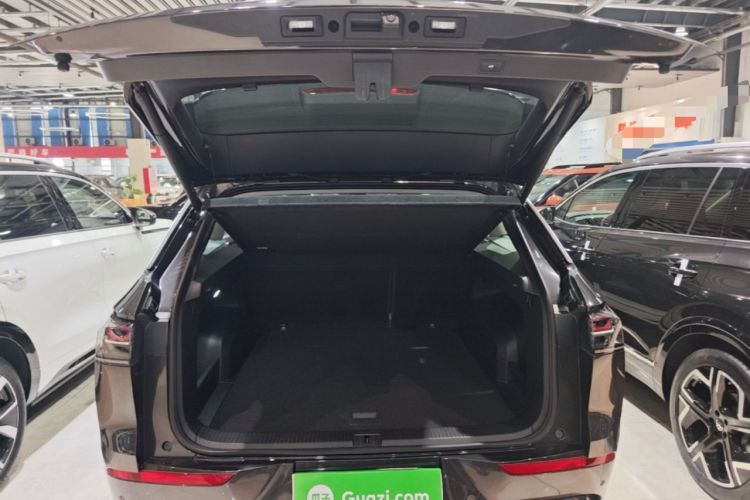 Used Volkswagen Tavendor 2023 380TSI Four-Wheel Drive R-Line Cruise Edition Trunk