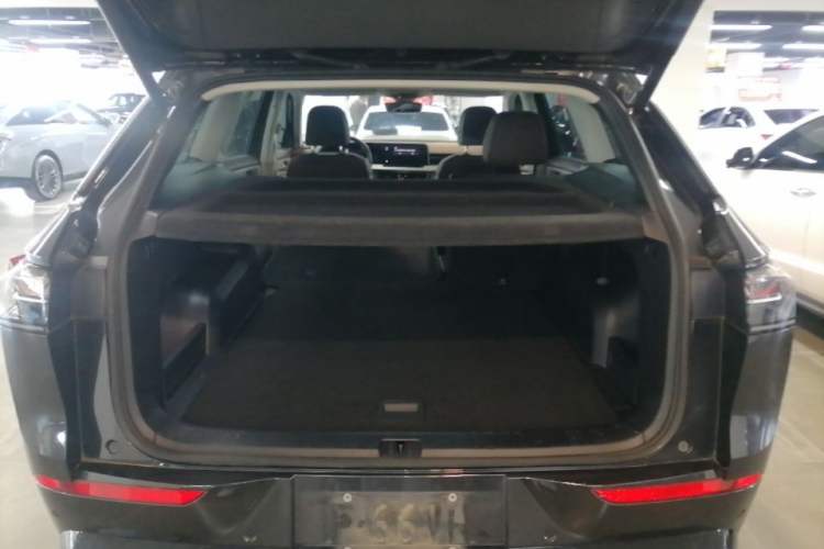 Used Volkswagen Tavendor 2023 380TSI Four-Wheel Drive R-Line Cruise Edition Trunk