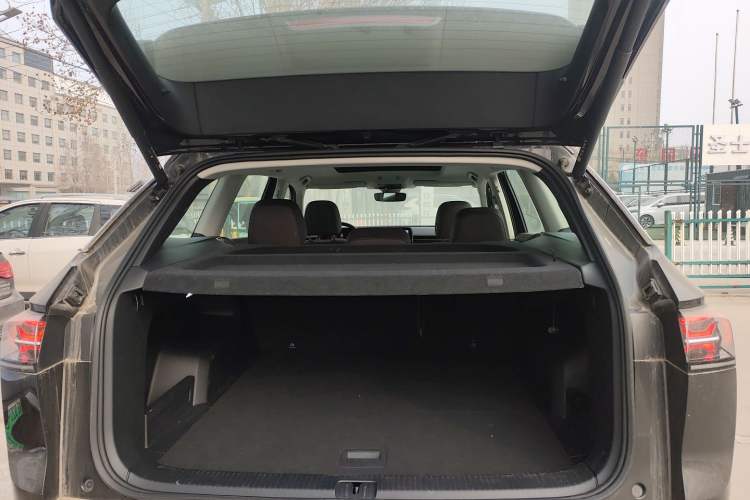 Used Volkswagen Tavendor 2023 380TSI Four-Wheel Drive R-Line Cruise Edition Trunk