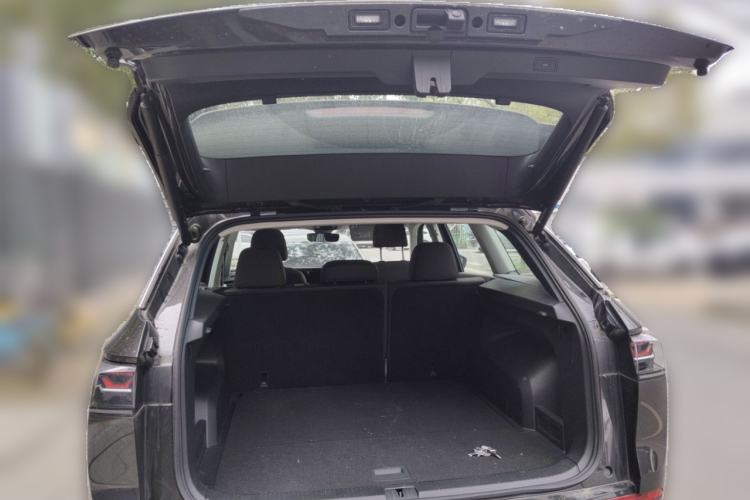 Used Volkswagen Tavendor 2023 380TSI Four-Wheel Drive R-Line Cruise Edition Trunk