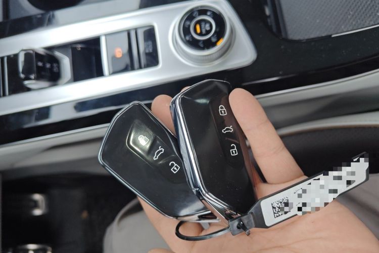 Used Volkswagen Tavendor 2023 380TSI Four-Wheel Drive R-Line Cruise Edition Vehicle Key