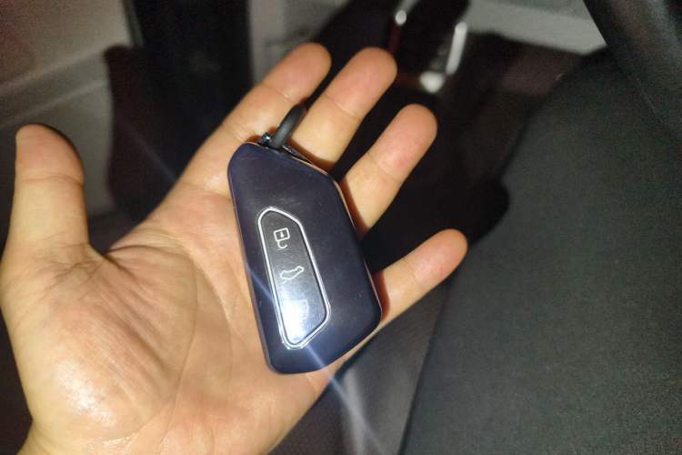 Used Volkswagen Tavendor 2023 380TSI Four-Wheel Drive R-Line Cruise Edition Vehicle Key