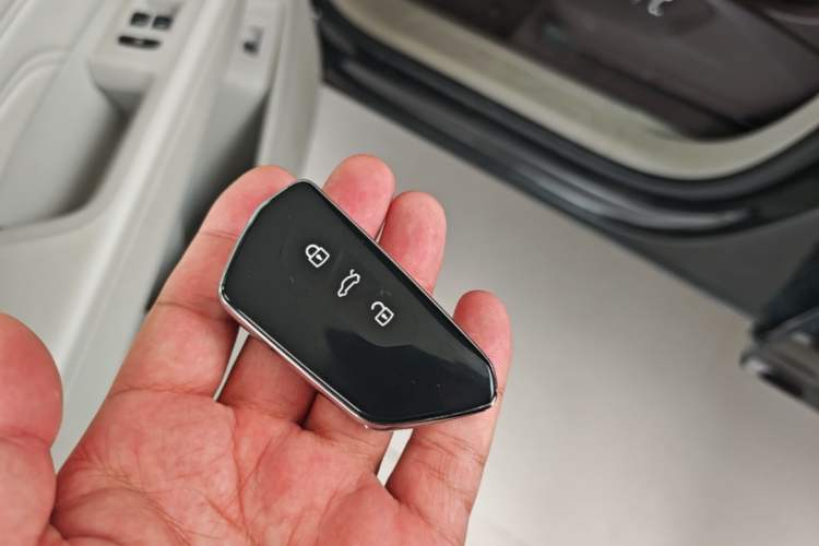 Used Volkswagen Tavendor 2023 380TSI Four-Wheel Drive R-Line Cruise Edition Vehicle Key