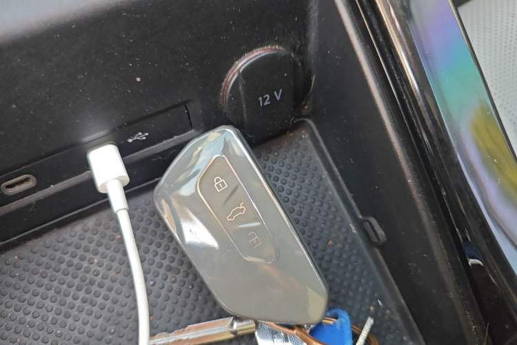 Used Volkswagen Tavendor 2023 380TSI Four-Wheel Drive R-Line First Edition Vehicle Key