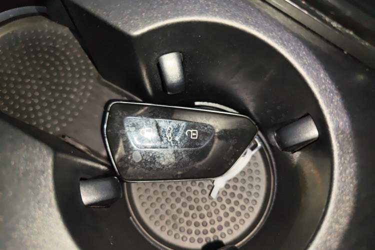 Used Volkswagen Tavendor 2023 380TSI Four-Wheel Drive R-Line Cruise Edition Vehicle Key