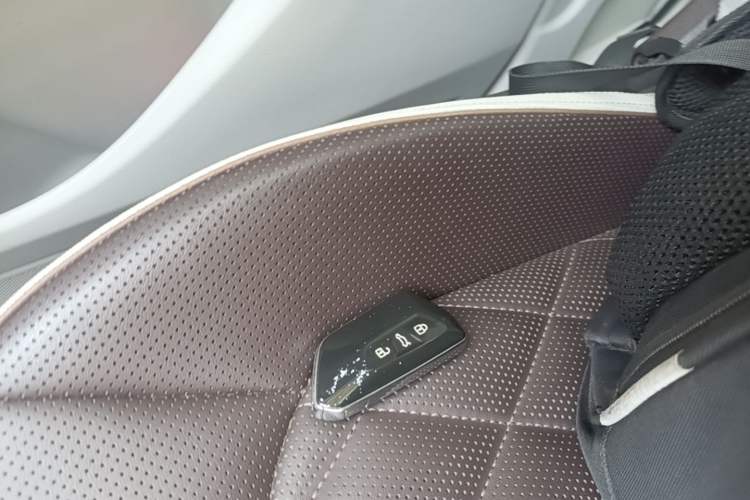 Used Volkswagen Tavendor 2023 380TSI Four-Wheel Drive R-Line Cruise Edition Vehicle Key