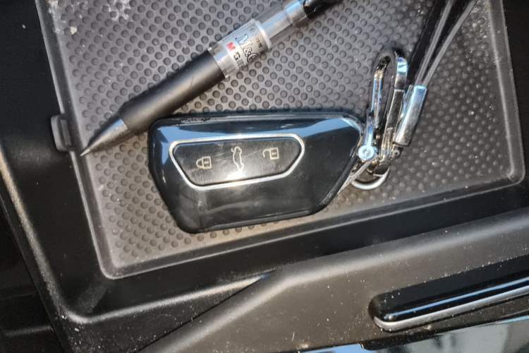 Used Volkswagen Tavendor 2023 380TSI Four-Wheel Drive R-Line Cruise Edition Vehicle Key