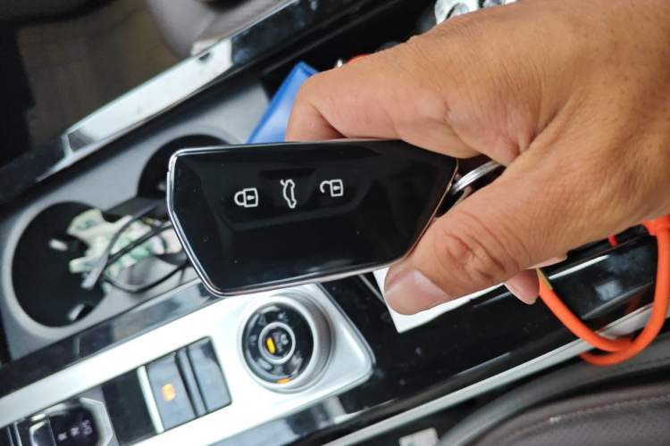 Used Volkswagen Tavendor 2023 380TSI Four-Wheel Drive R-Line Cruise Edition Vehicle Key