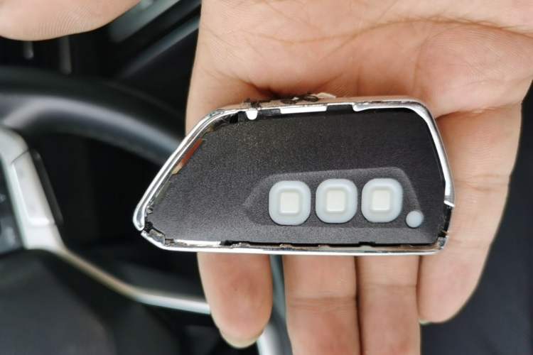 Used Volkswagen Tavendor 2023 330TSI Luxury Touring Edition Vehicle Key