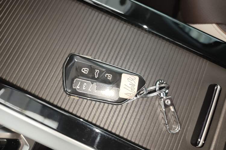Used Volkswagen Tavendor 2023 380TSI Four-Wheel Drive R-Line Cruise Edition Vehicle Key