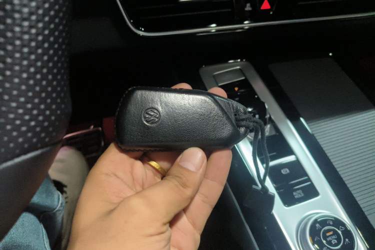 Used Volkswagen Tavendor 2023 380TSI Four-Wheel Drive R-Line Cruise Edition Vehicle Key