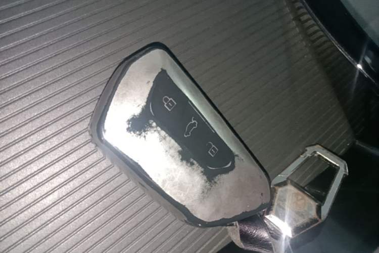 Used Volkswagen Tavendor 2023 330TSI Luxury Touring Edition Vehicle Key