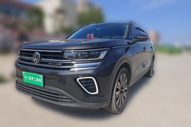 Used Volkswagen Tavendor 2023 330TSI Luxury Touring Edition