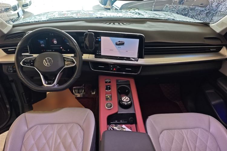Used Volkswagen Tavendor 2023 380TSI Four-Wheel Drive R-Line Cruise Edition Center Console