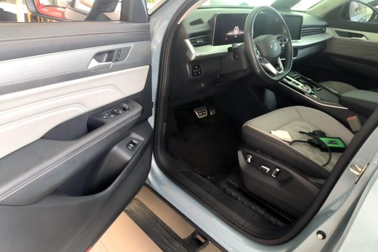 Used Volkswagen Tavendor 2023 380TSI Four-Wheel Drive R-Line Cruise Edition Driver Seat
