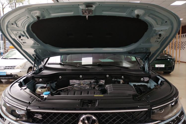 Used Volkswagen Tavendor 2023 380TSI Four-Wheel Drive R-Line First Edition Engine Bay