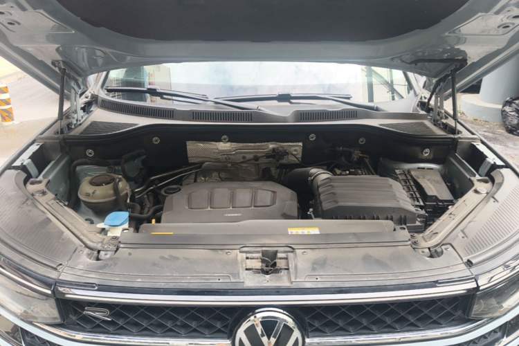 Used Volkswagen Tavendor 2023 380TSI Four-Wheel Drive R-Line First Edition Engine Bay