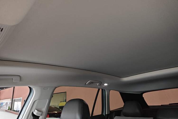 Used Volkswagen Tavendor 2023 380TSI Four-Wheel Drive R-Line First Edition Headliner