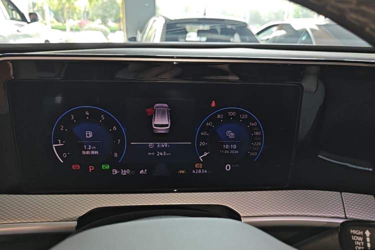 Used Volkswagen Tavendor 2023 380TSI Four-Wheel Drive R-Line First Edition Instrument Cluster