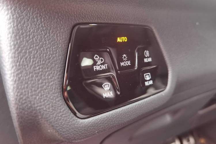 Used Volkswagen Tavendor 2023 380TSI Four-Wheel Drive R-Line Cruise Edition Interior 1