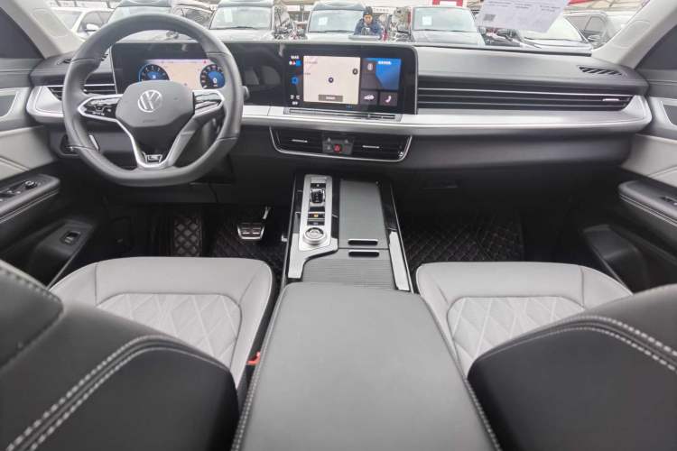Used Volkswagen Tavendor 2023 380TSI Four-Wheel Drive R-Line Cruise Edition Interior 3