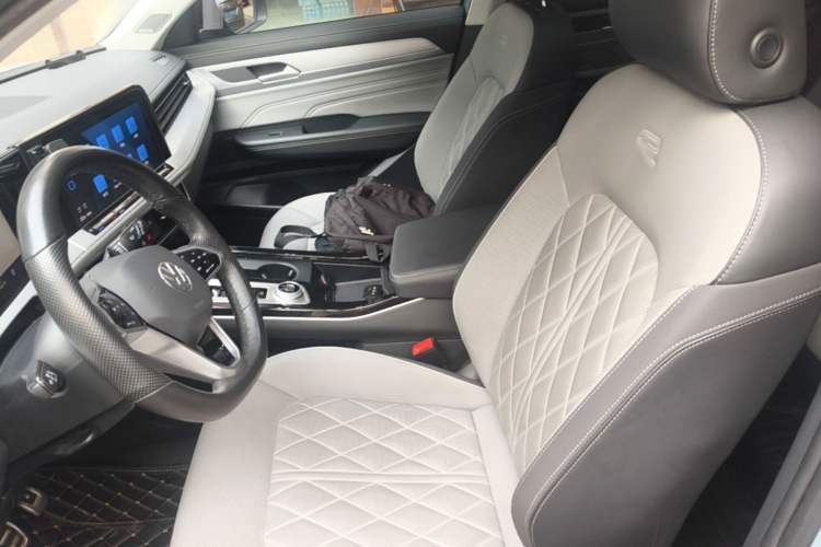 Used Volkswagen Tavendor 2023 380TSI Four-Wheel Drive R-Line First Edition Left Front Seat